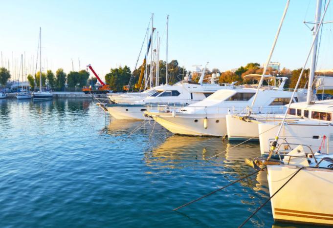 希腊移民保险费用,为什么希腊移民要选择中介