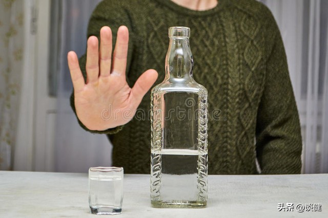 戒酒后人体会有什么反应,二十多岁戒酒后身体会不会变好