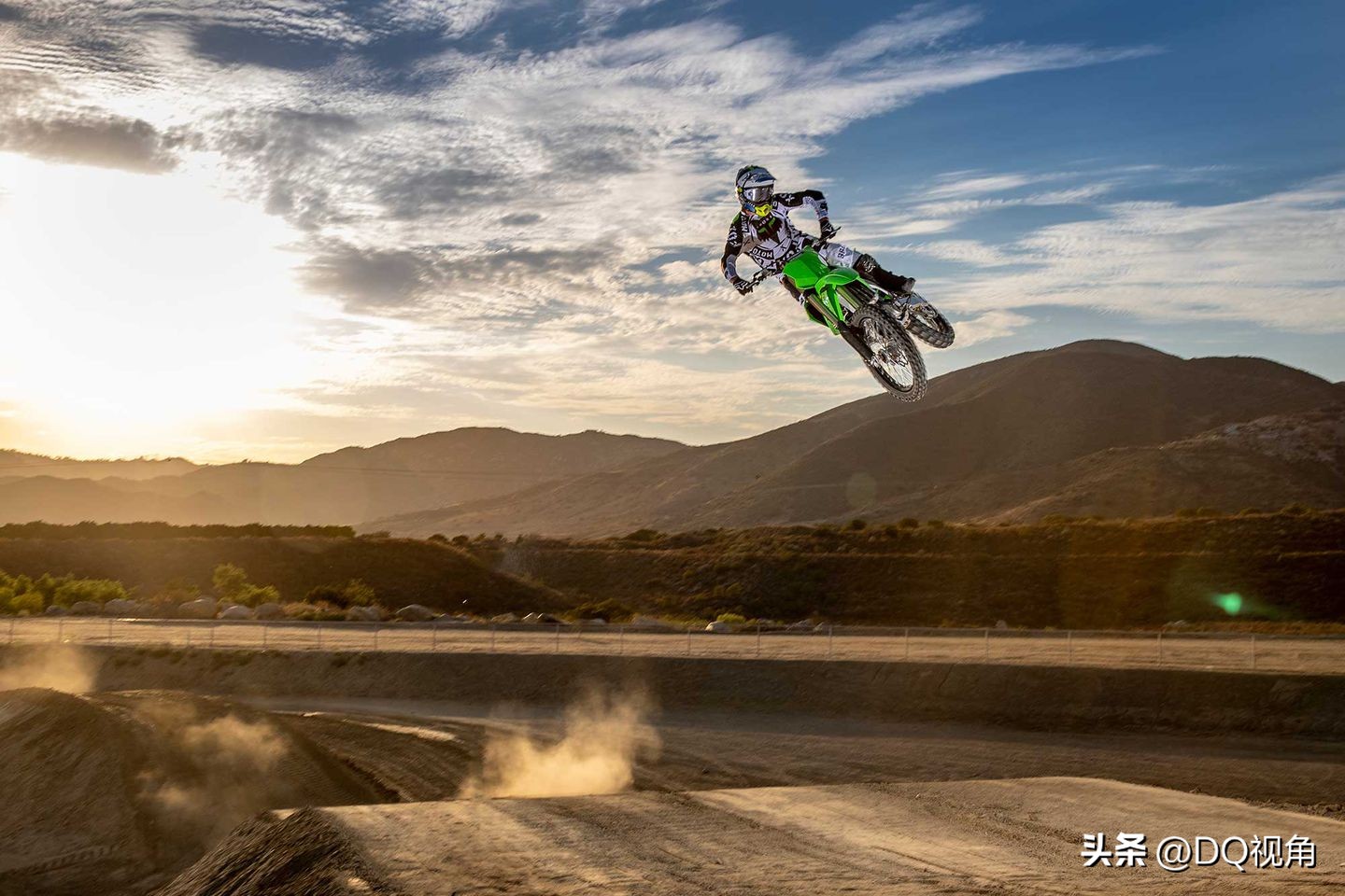 外媒评测2023年年度摩托车,外媒2022年度性能车型