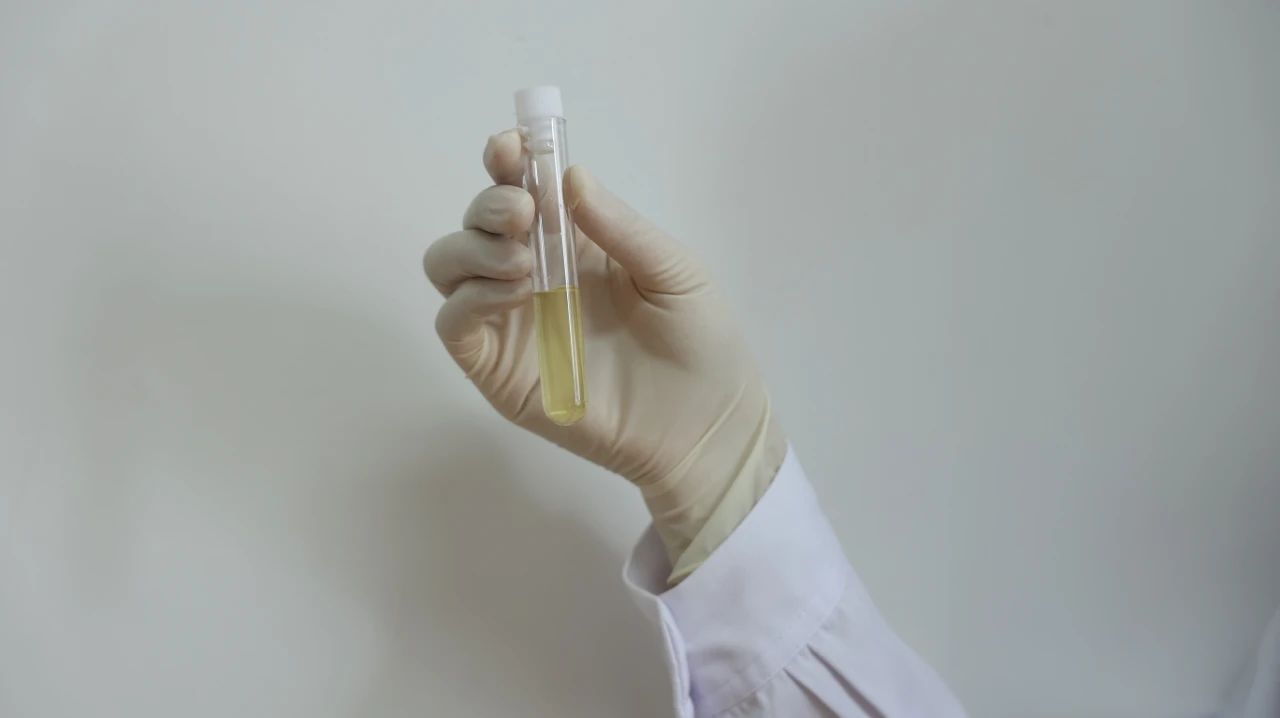 这三个地方疼是肝癌的早期表现,这三种表现提示你的肾有问题