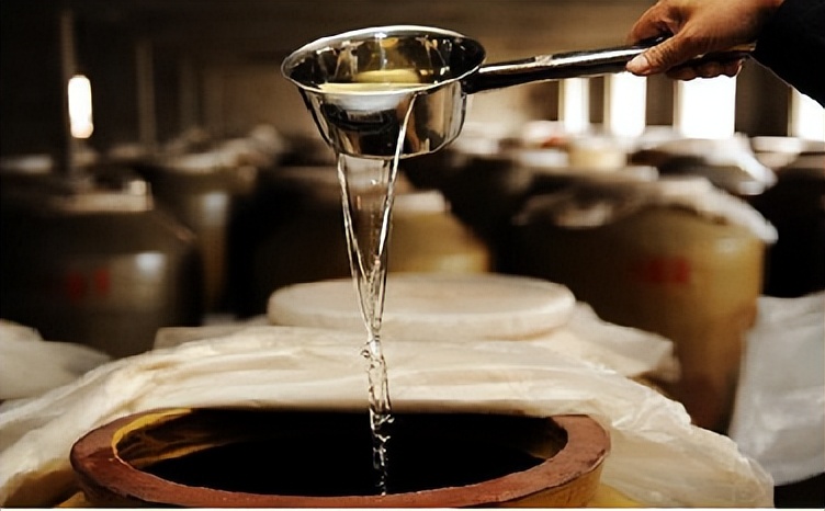 97年香港回归2斤装赖茅价格,97香港回归纪念版赖茅市场价