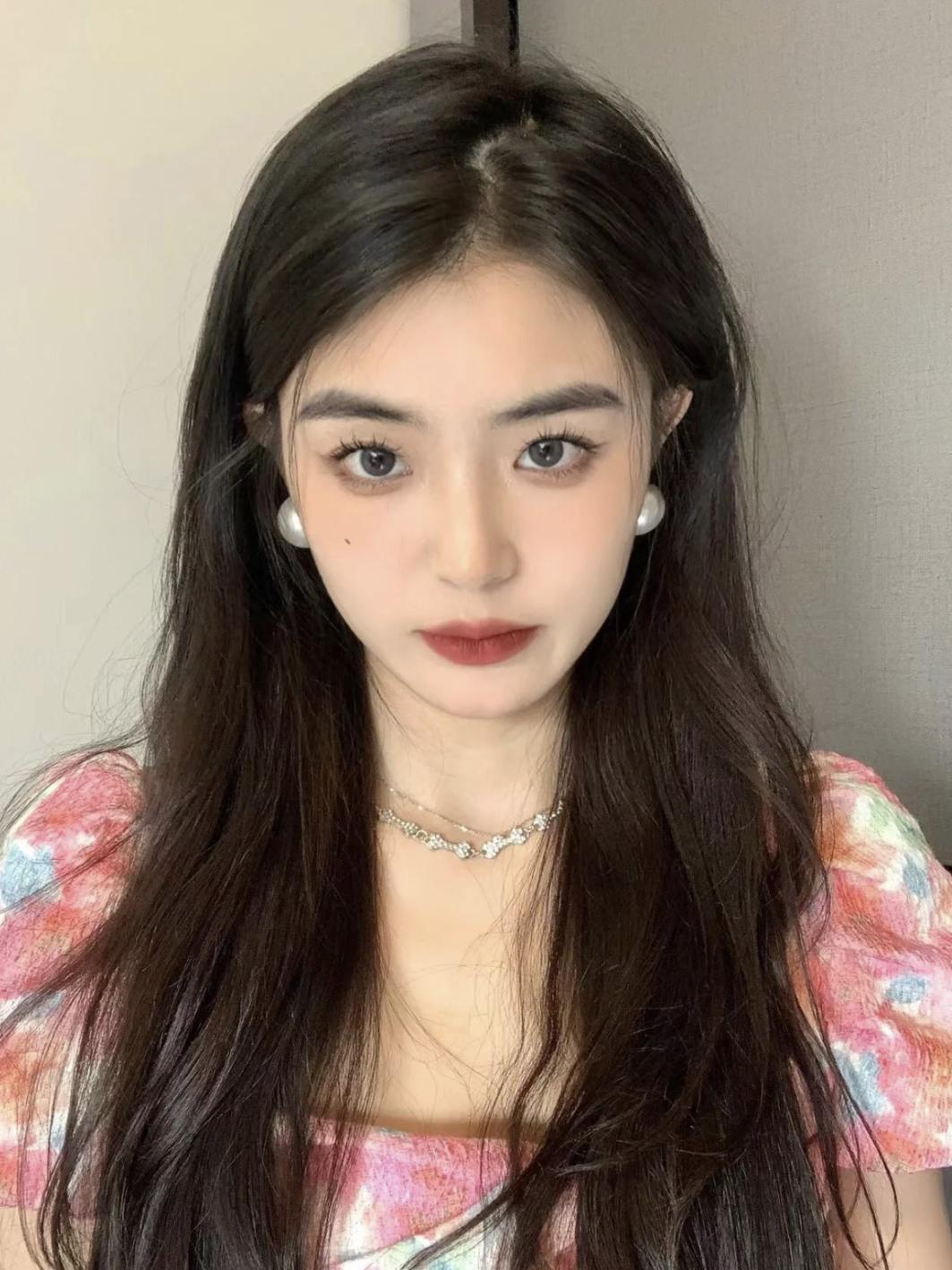 “素颜”和“化妆”穿同一件衣服有什么区别？看完我惊呆了