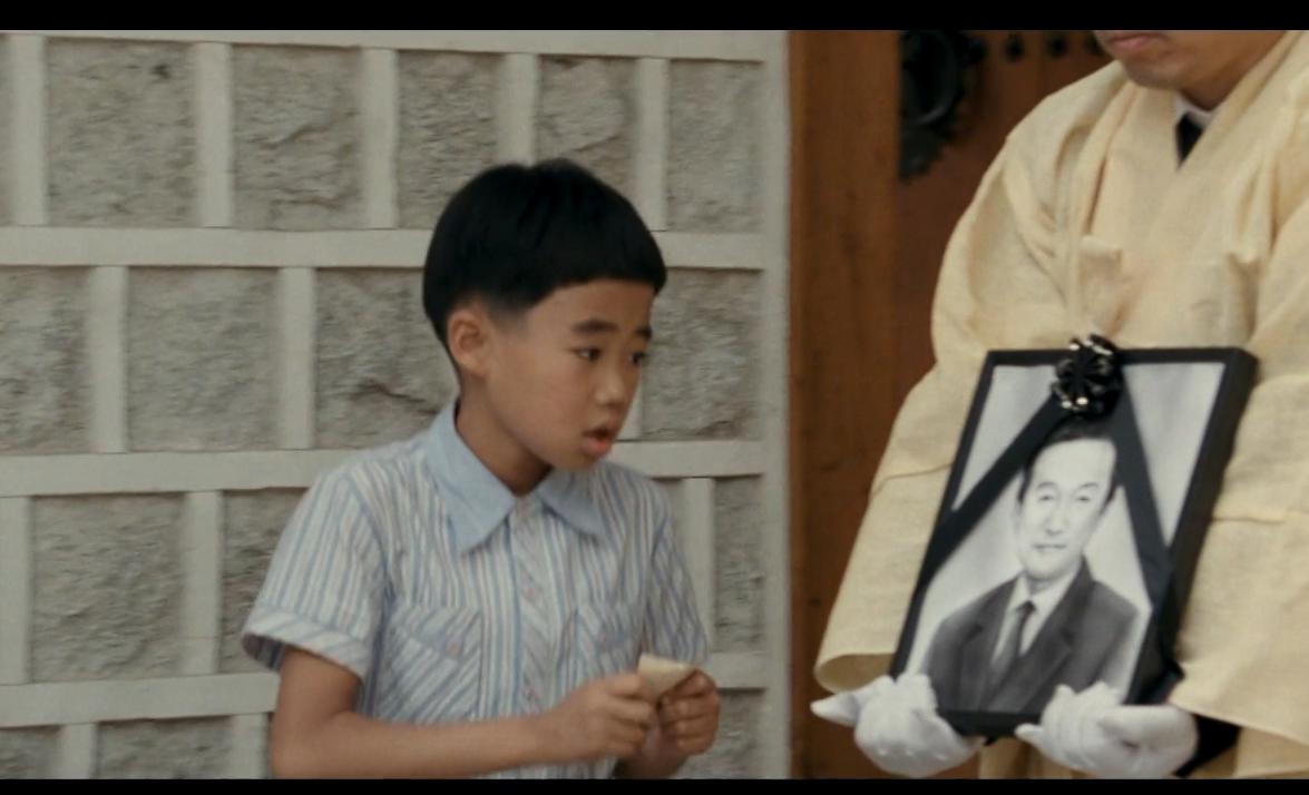 男孩为了救爷爷卖冰棒,男孩为救爷爷卖冰棒电影解说