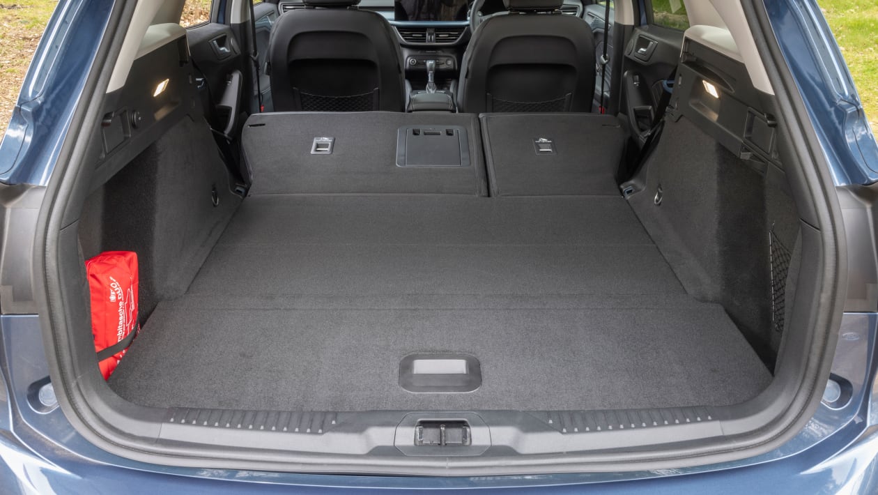 新款福克斯两厢三缸,新款福克斯旅行版谍照