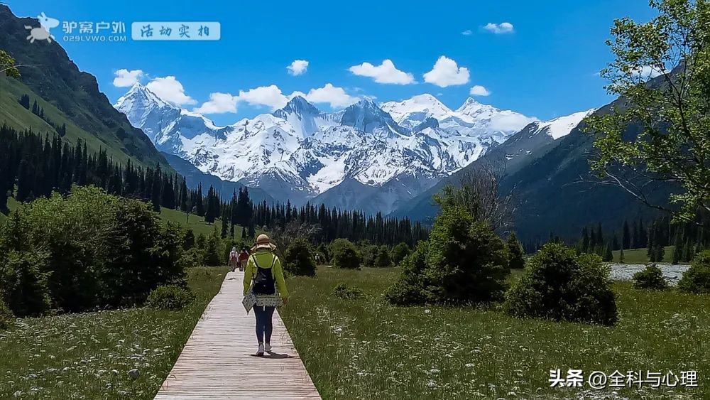 五一游正确姿势图片,五一裙装拍照姿势