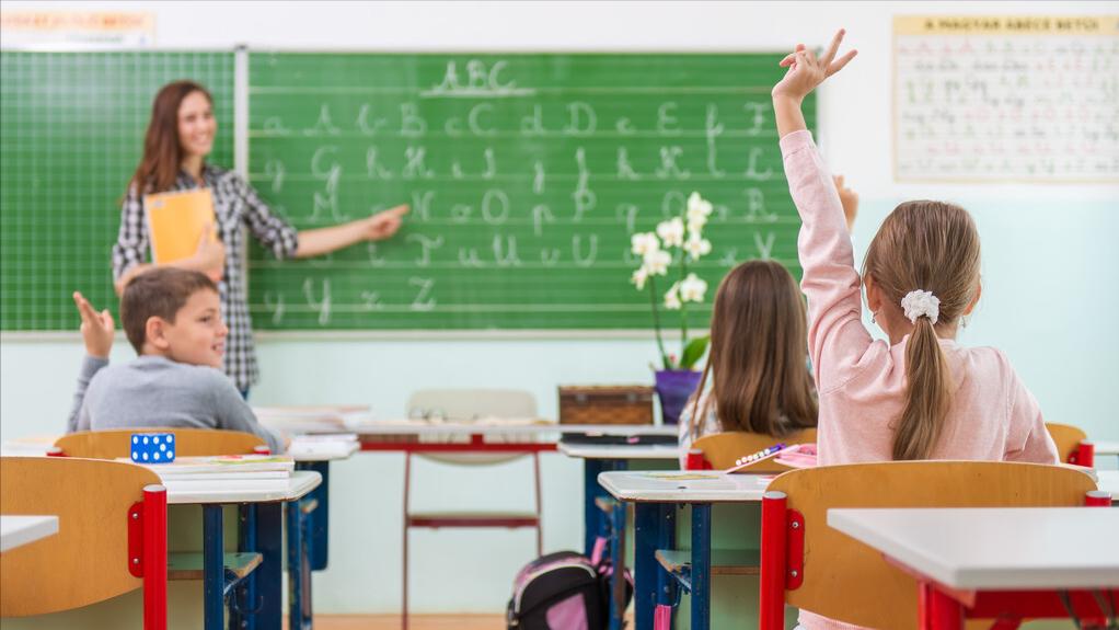 第一次当小学老师的感受,当小学老师的感受和体验