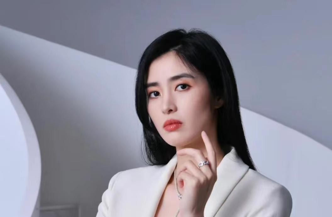 赵丽娜退役后还有没有工资,赵丽娜谈退役会离开足球吗