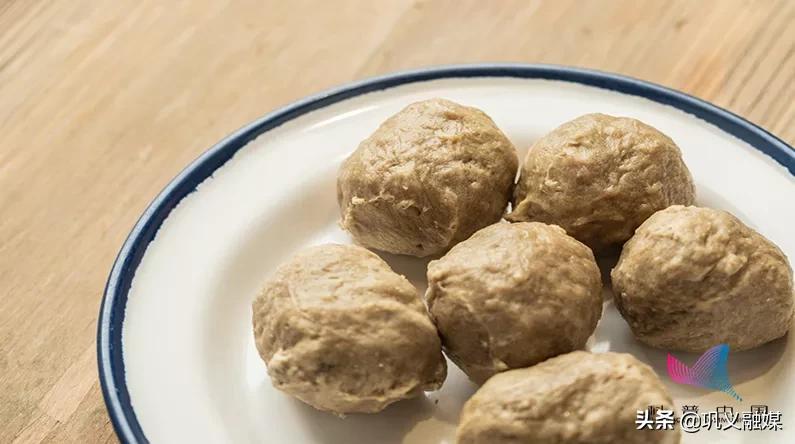 火锅的丸子有几种,市面上的火锅丸子到底能不能吃