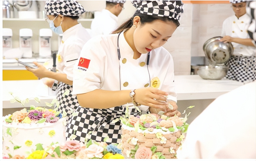 2023年女生学什么技术能挣钱,2023年女生学什么专业有前途