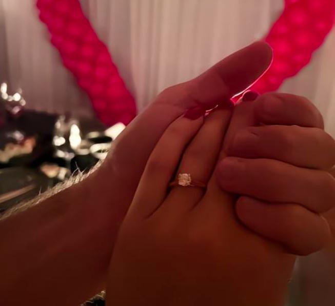 德国队是懂“美人计”的，破例让太太团入住安慰球员，但又没全懂