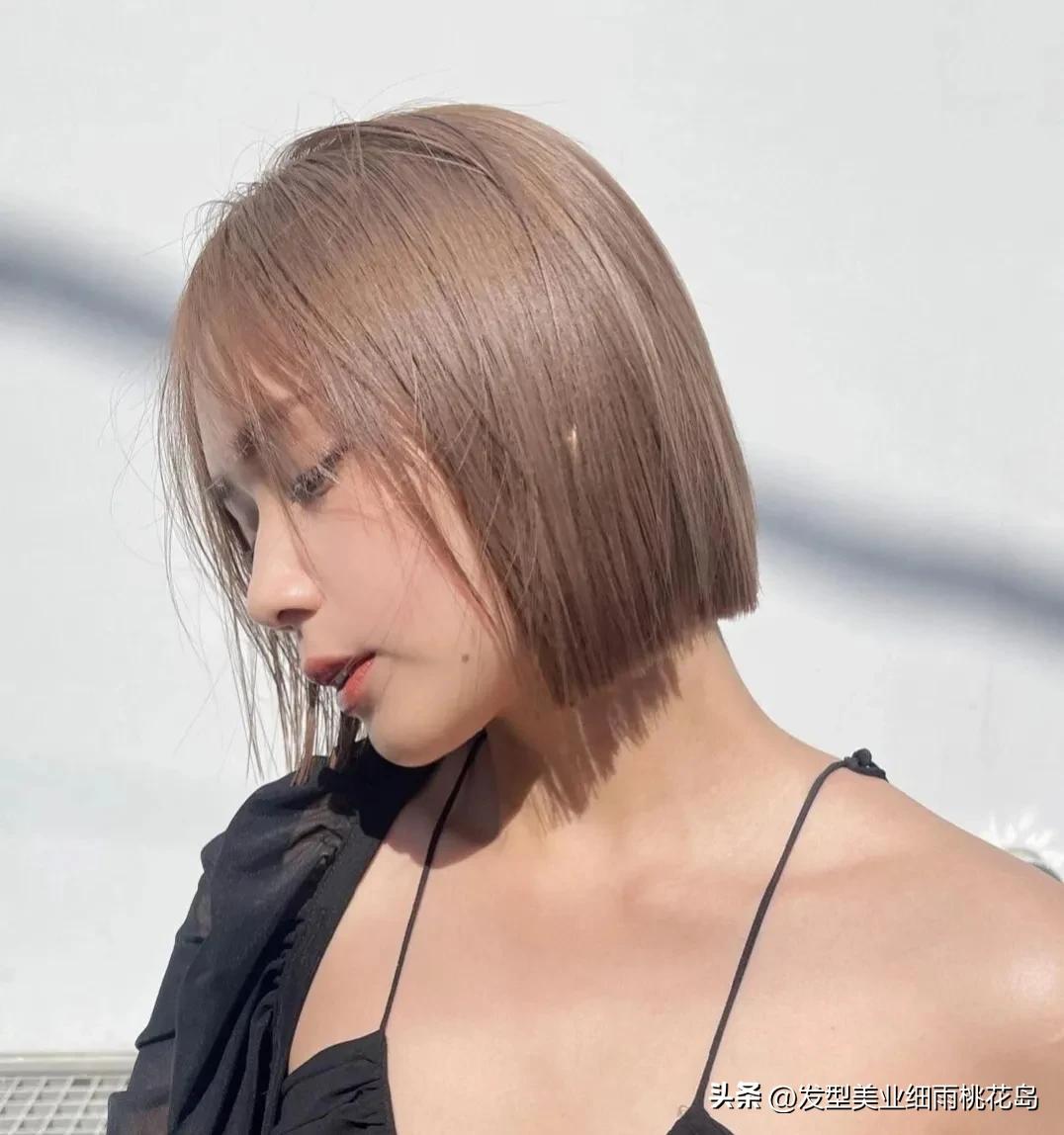 女生一刀切短发怎么吹,高级层次感短发