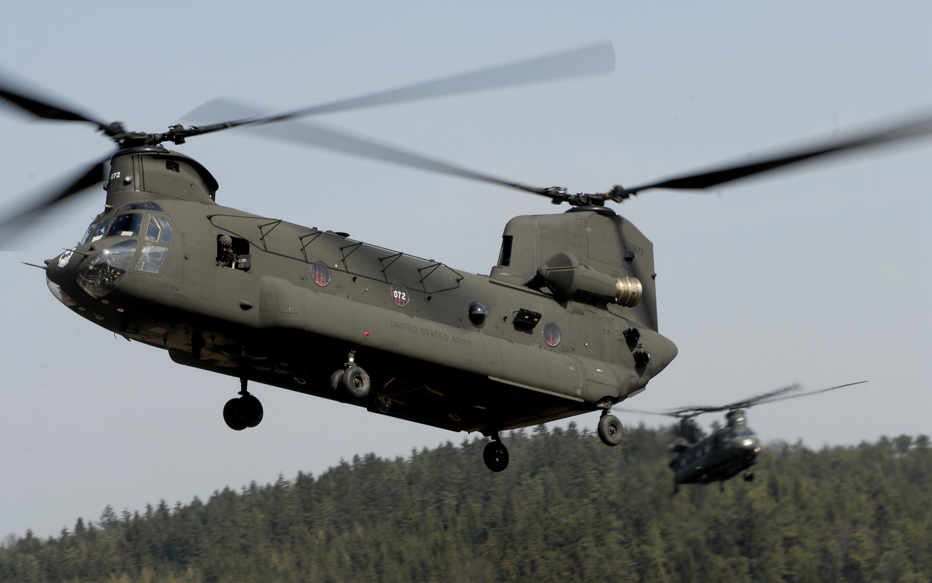 美军支奴干和鱼鹰直升机,美军支努干山地部署直升机