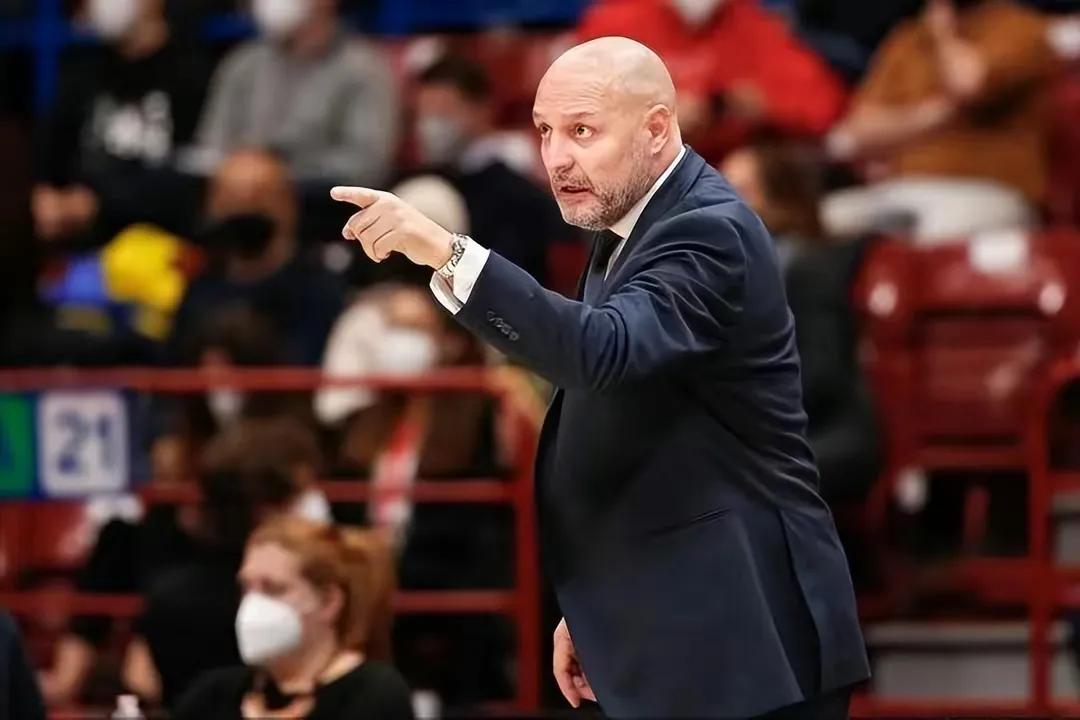 中国男篮的篮球技术,中国男篮与世界篮球的战术差距