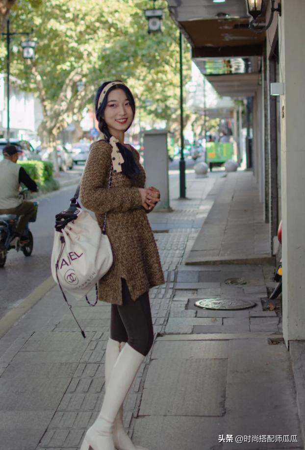 女人不管多懒，穿打*裤底**也别配运动鞋！瞧潮人这样穿，多时髦高级