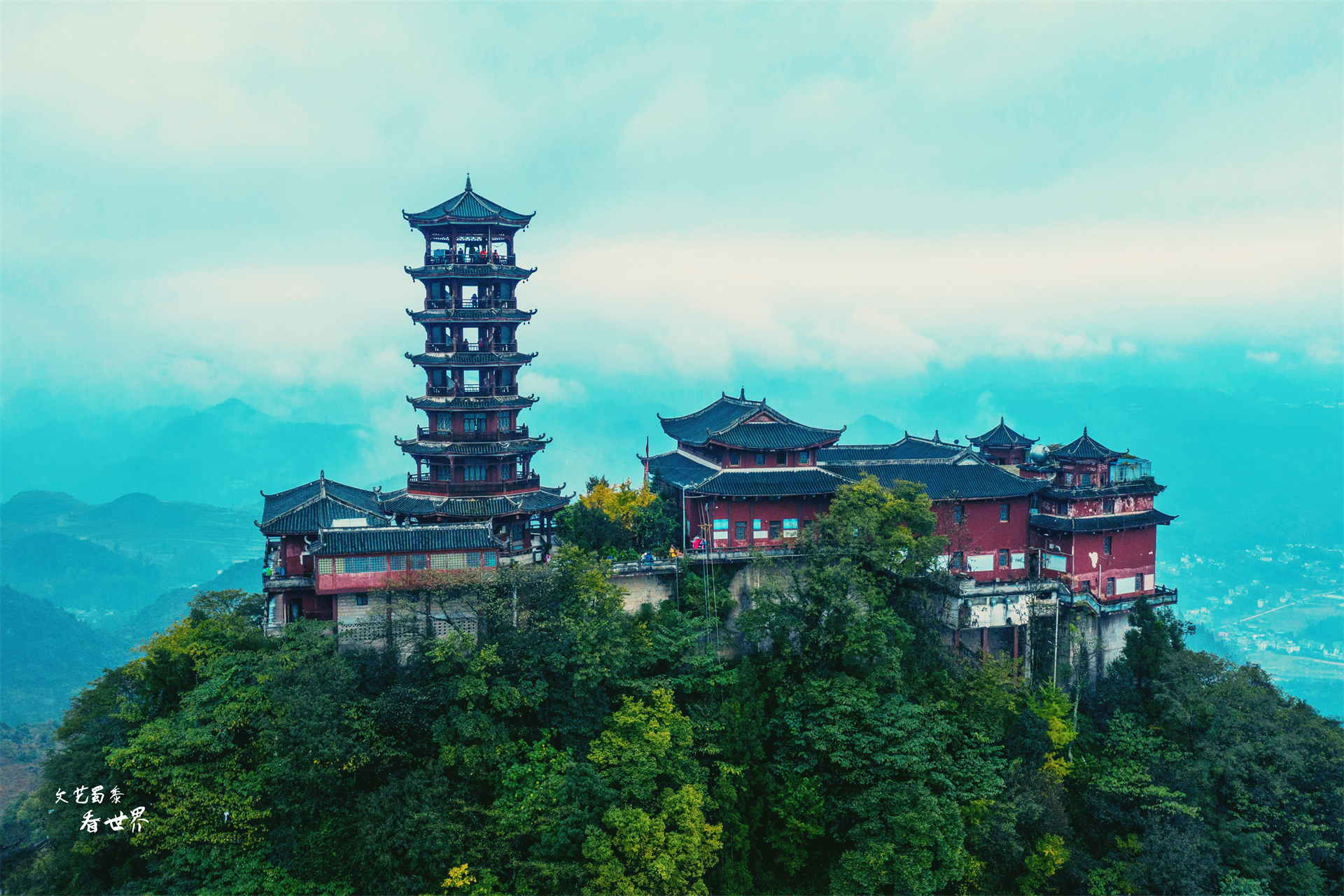 退休了,每年夏天都去六盘水,19℃不用开空调,风光秀美环境宜人