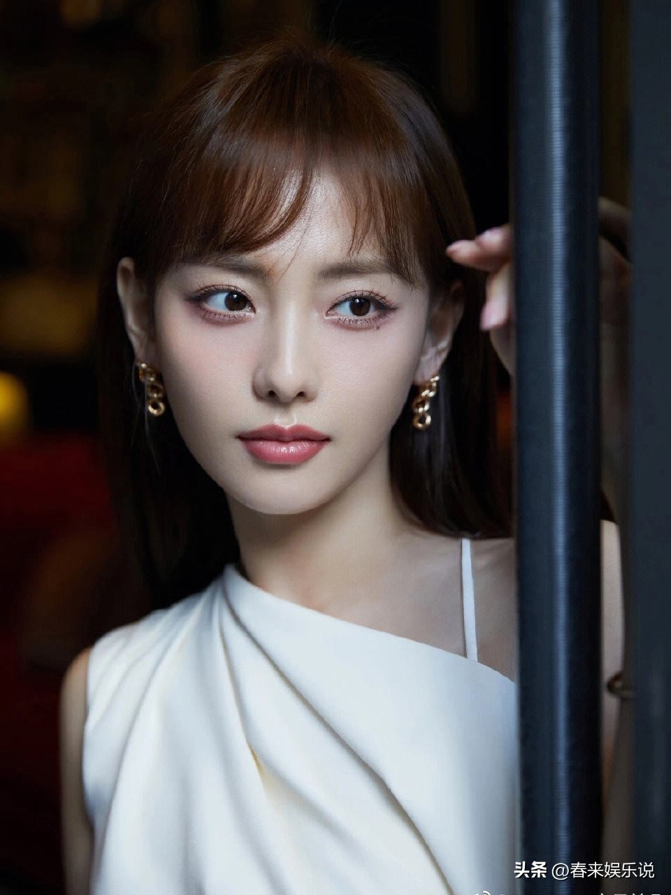 长得漂亮但不敢露额头的女星,额头宽的女演员