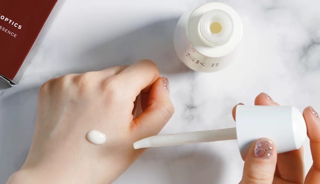 兰蔻小棕瓶和sk2小灯泡哪个好用,兰蔻小黑瓶和雅诗兰黛小棕瓶精华