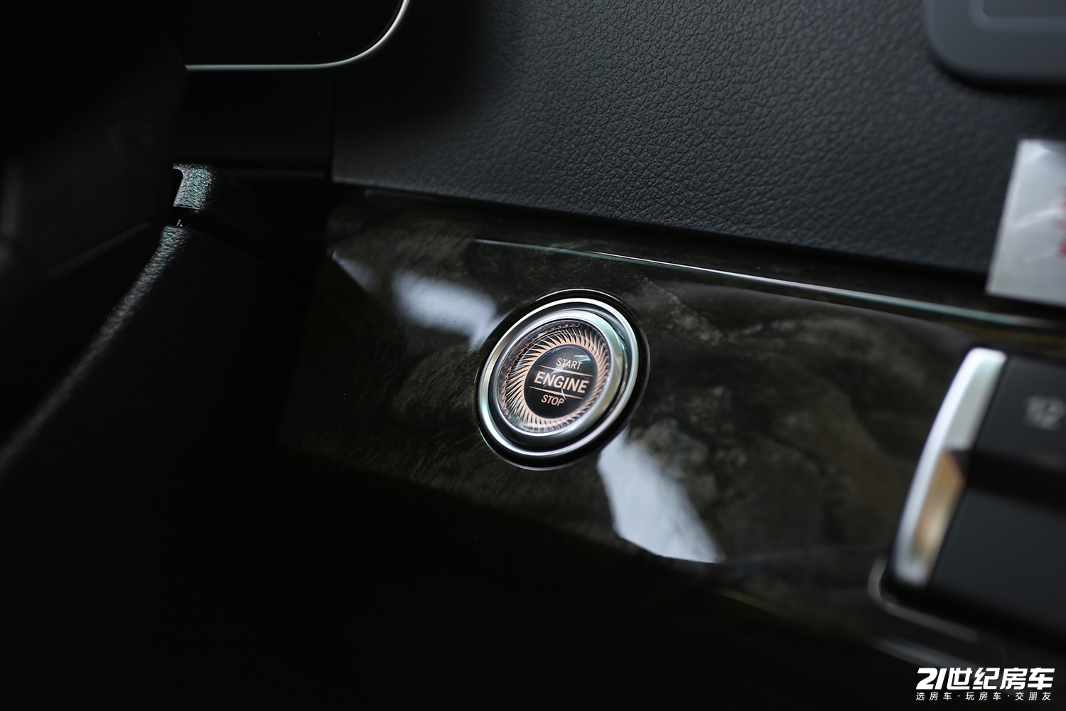 奔驰四驱c型顶级豪华房车,奔驰arocs升顶越野房车