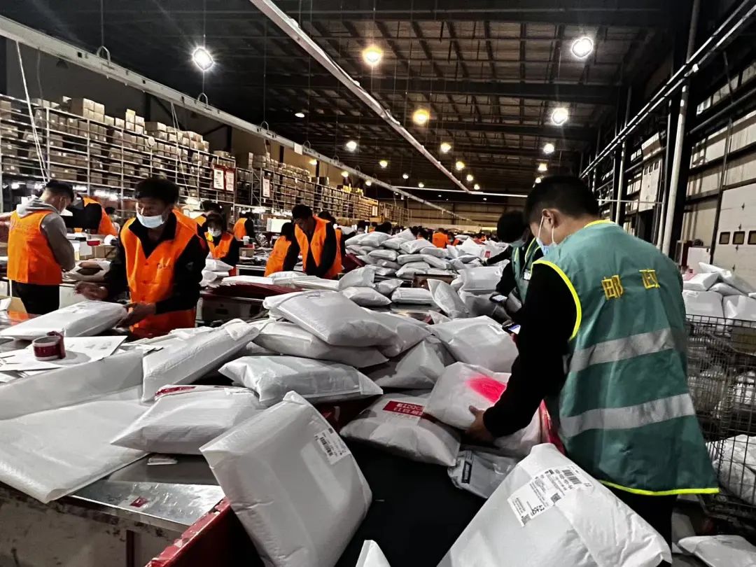 双11当天全国快递收快递6.39亿件,双11首日全国共揽收快递5.69亿件