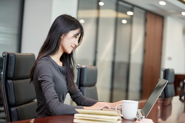 90后男生创业赚2套房,一年赚一套房子的创业