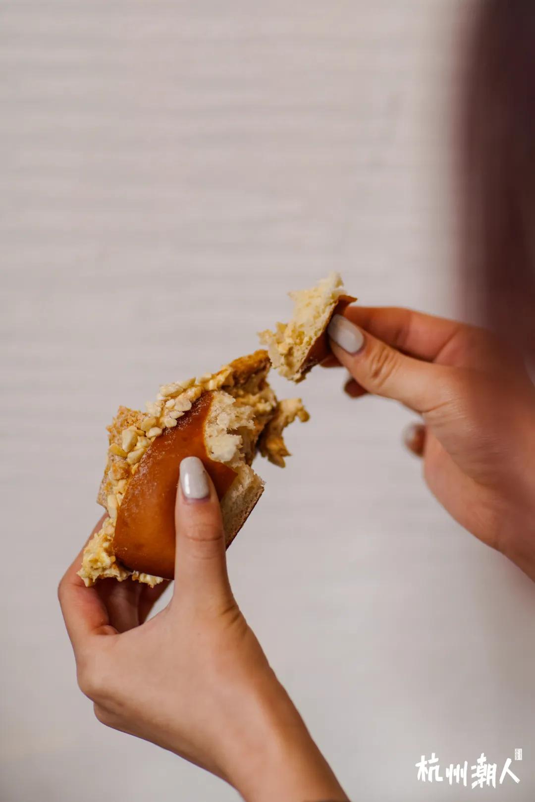 杭州「社区咖啡」大佬，打工人的续命水上新了