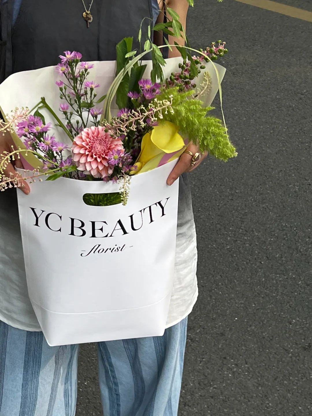 “野生”风格受欢迎——成都30平方米小花店，一年收入250万元