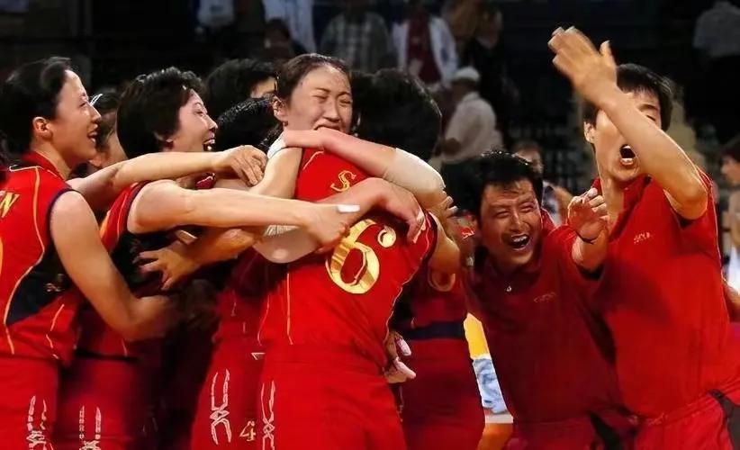 女排主帅蔡斌二传,中国女排教练蔡斌13场宝贵历练