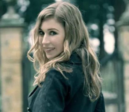 新西兰女歌手海莉的歌,新西兰女高音海莉