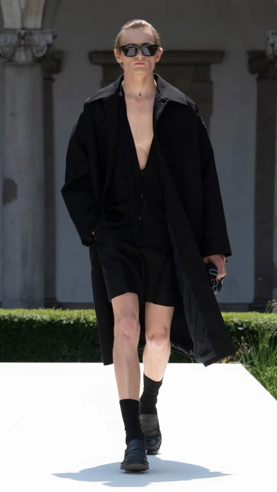 valentino2024春夏男装秀,valentino2022秋冬男装时装秀