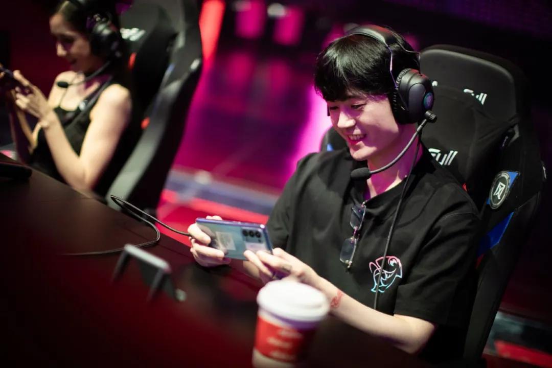 离开赛场5年后，28岁的灵药重返《英雄联盟》