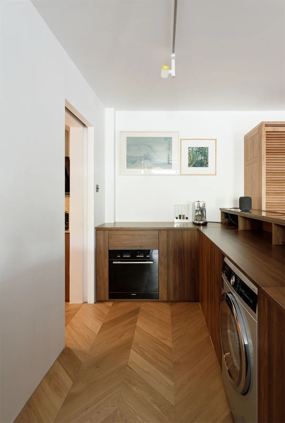 任性！北京女主坚持在客厅放张床，卧室里规划浴缸，入住反而舒心