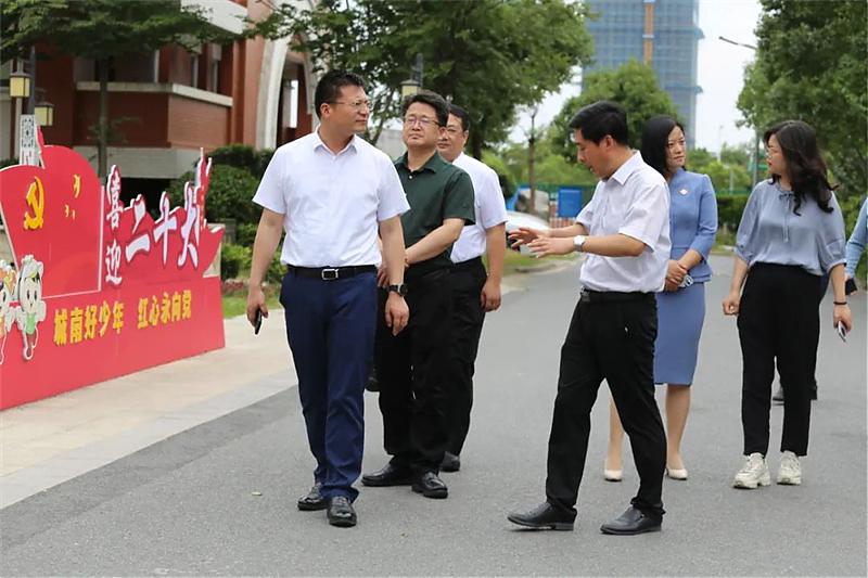 脚踏实地行稳致远,行稳致远砥砺前行