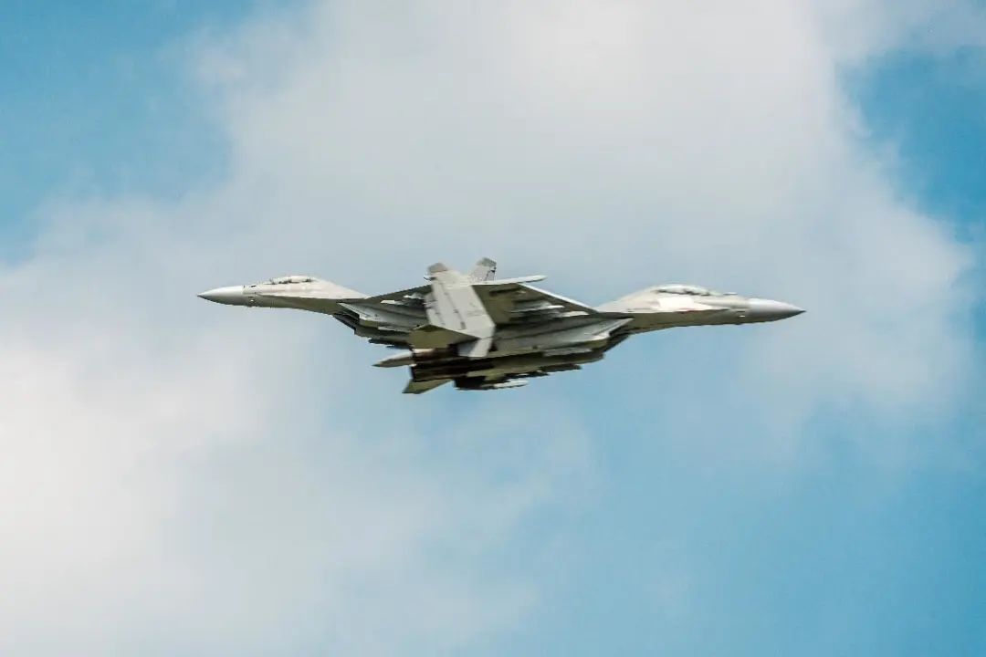 摄影新手推荐全画幅镜头,人像镜头跟长焦镜头该如何选择