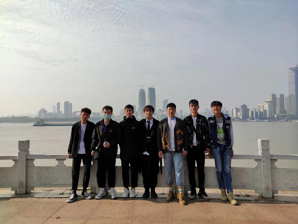 台上台下一把好手，武交院的这个小伙儿，靠谱