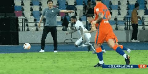 中超开赛四张红牌,中超联赛三张红牌提前吹哨