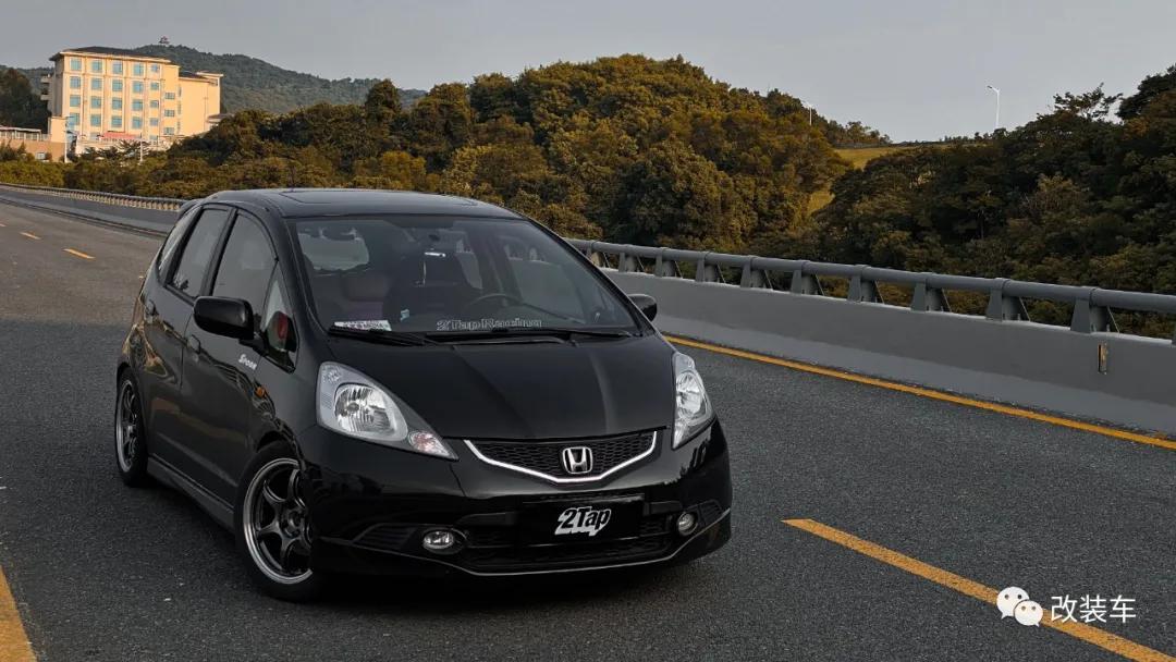 00后小姐姐也爱玩本田飞度，这个车系到底有什么魔力？
