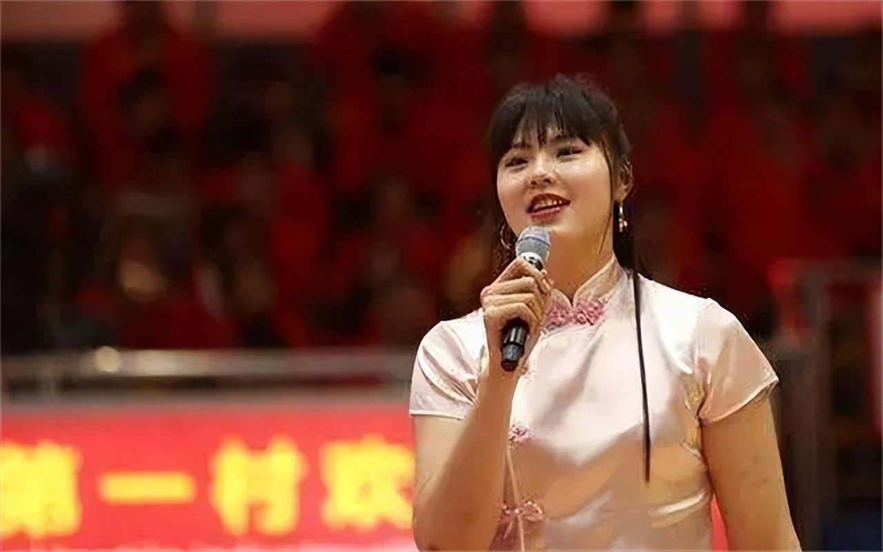 女篮队员李月汝身高简介,中国女篮大中锋李月汝今何在