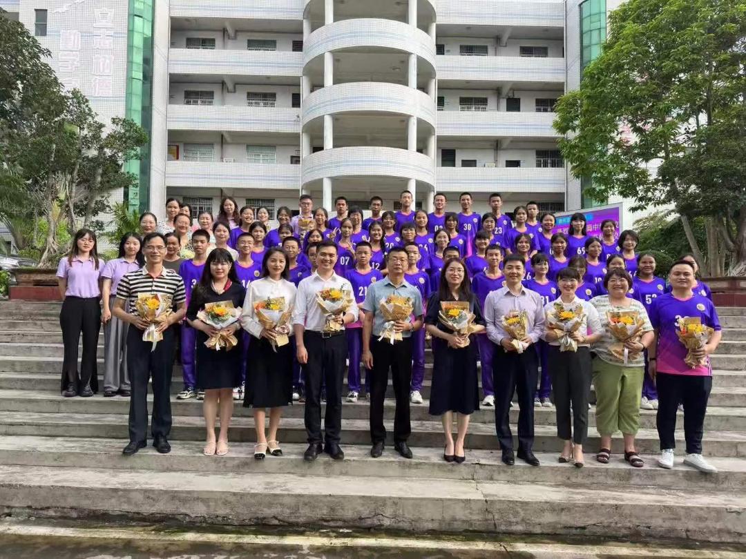 海南儋州八一中学成人礼,儋州市八一高中