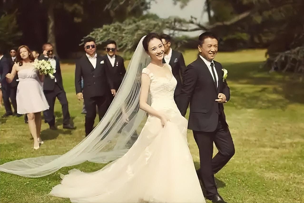 演员李小冉变化太大了吧,演员李小冉结过几次婚了