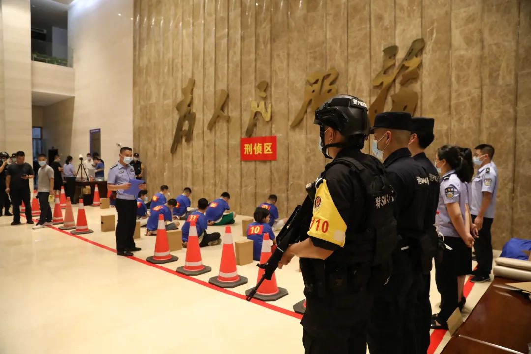 亮剑2020打击整治专项行动,警方开展打击私彩抓捕行动