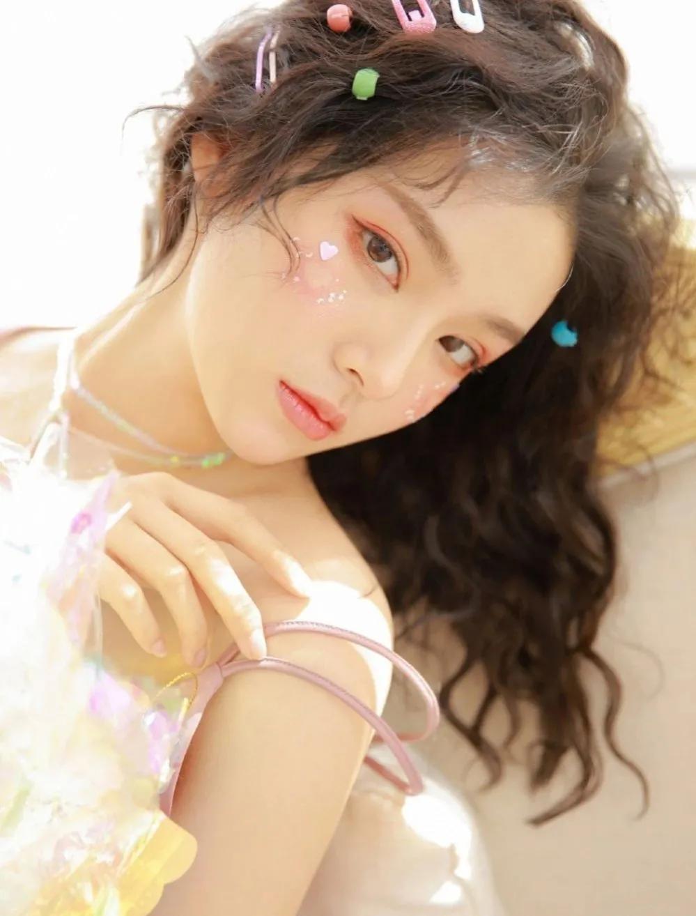 红色的枫叶新疆歌曲,红色的枫叶花语