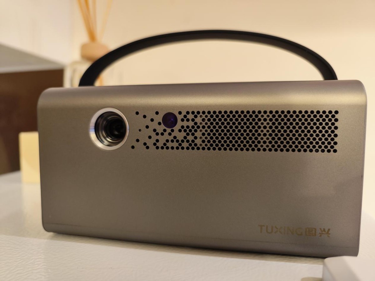 智能投影仪有哪些功能,投影仪现在都有哪些技术