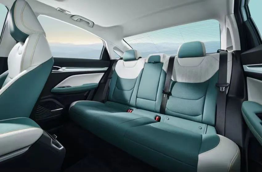 吉利帝豪2022款雷神hix油电混动版,吉利帝豪雷神lhi-x混动版怎么开