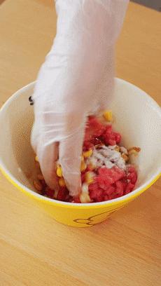 我逢人就夸的神仙搭配！燥热的夏天很该吃，几分钟就能蒸出一锅鲜