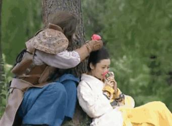 前脚吹“绝色美人”，后脚就被配角狠狠艳压，这些女明星图啥啊