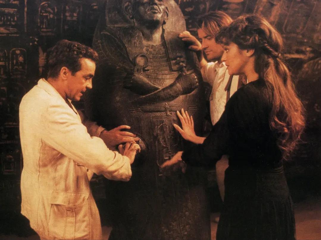 圣甲虫吃掉木乃伊,可怕的木乃伊圣甲虫