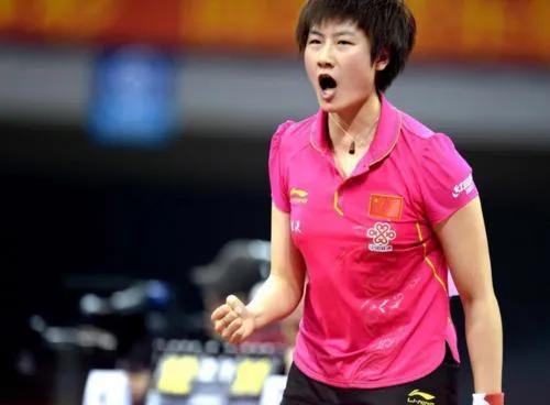 国乒女队王楠,王楠张怡宁女乒团体比赛视频