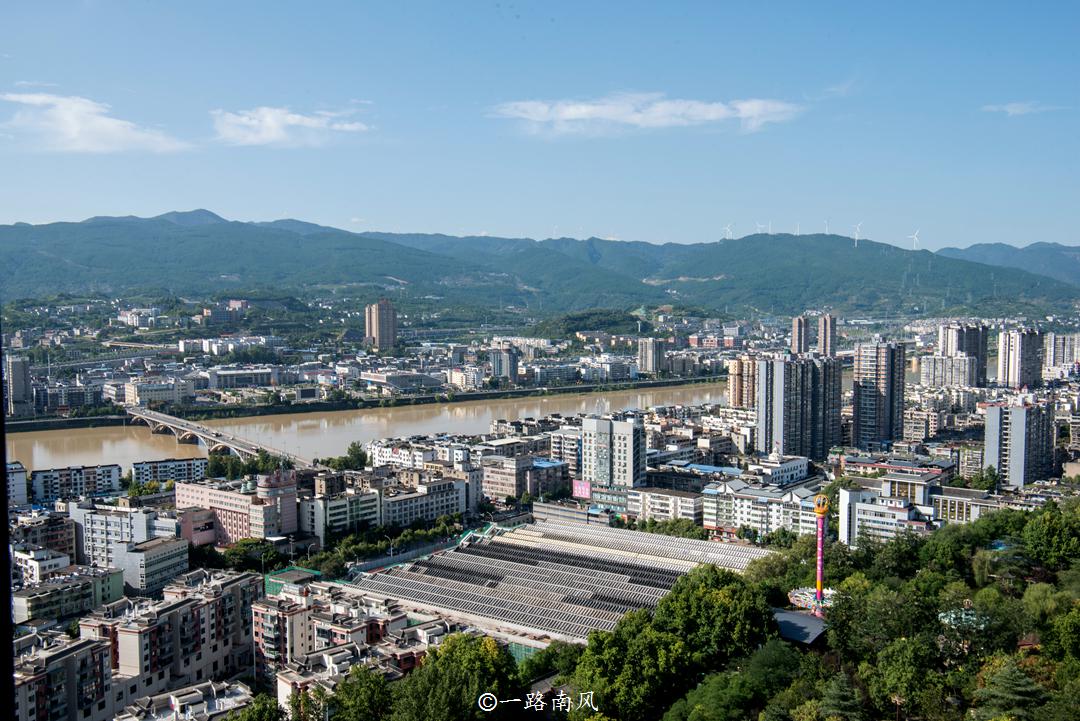 广元市城市风景一角,四川广元的城市面貌