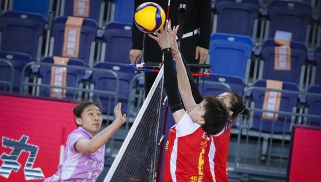 广东女排主帅骂哭队员！不是拦不到是身高吃亏，奇葩布阵引吐槽