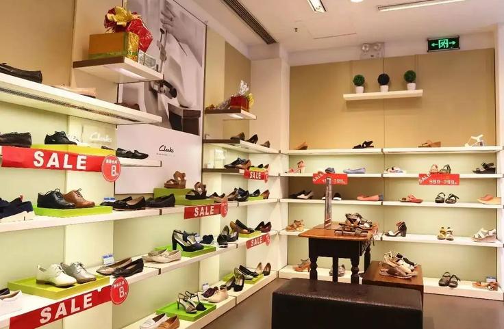 英国69岁富豪娶中国外卖员，婚后生下3个混血宝宝，如今怎样了？